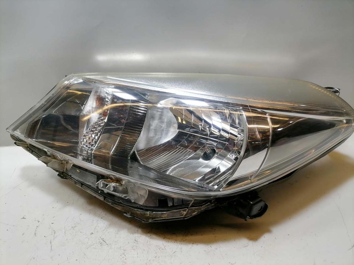 Toyota Yaris XP13 original Scheinwerfer links Halogen BJ14